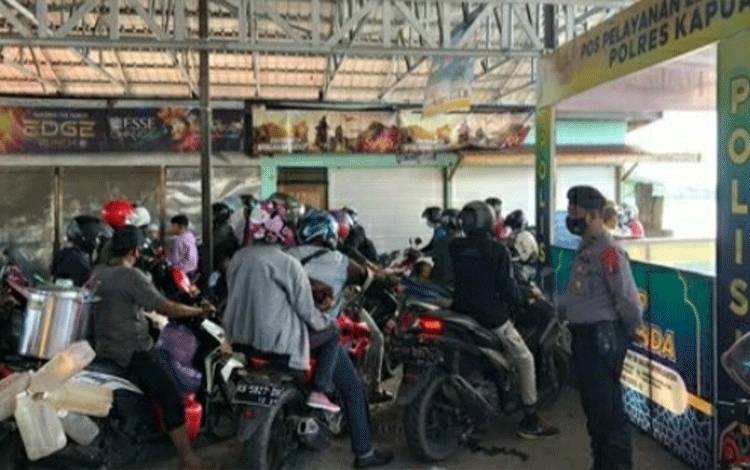 Personel Pos Pelayanan Lebaran di Kapuas Beri Rasa Aman Masyarakat