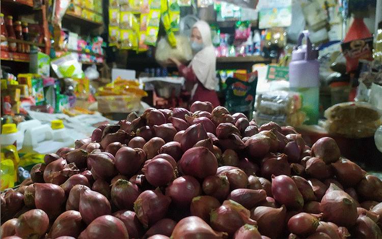 Harga Bahan Kebutuhan Pokok di Sampit Masih Ogah Turun
