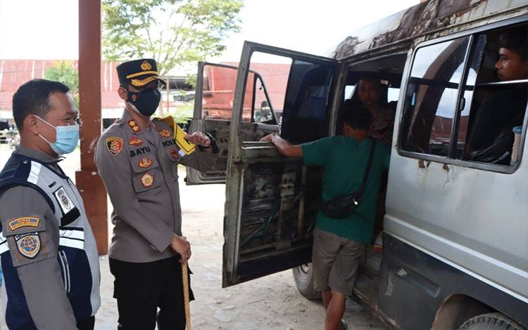 Kapolres Kobar Cek Kelaikan Bus Angkutan Umum