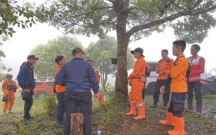 Tim Gabungan Temukan Penerbang Paralayang Hilang dalam Kondisi Selamat