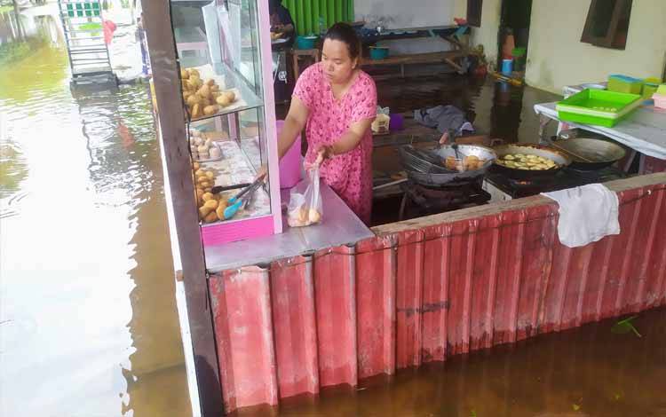 Sampit Diguyur Hujan Selama 18 Jam Lebih, Begini Jadinya?