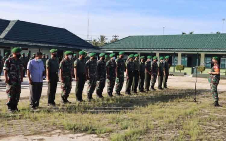 Dandim 1011 Kuala Kapuas Pimpin Apel Pengecekan Personel Pasca Cuti Idulfitri 1443 H