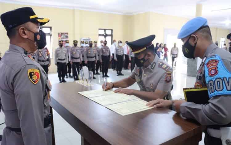Kapolres Kapuas Pimpin Serah Terima Jabatan Kasat Reskrim