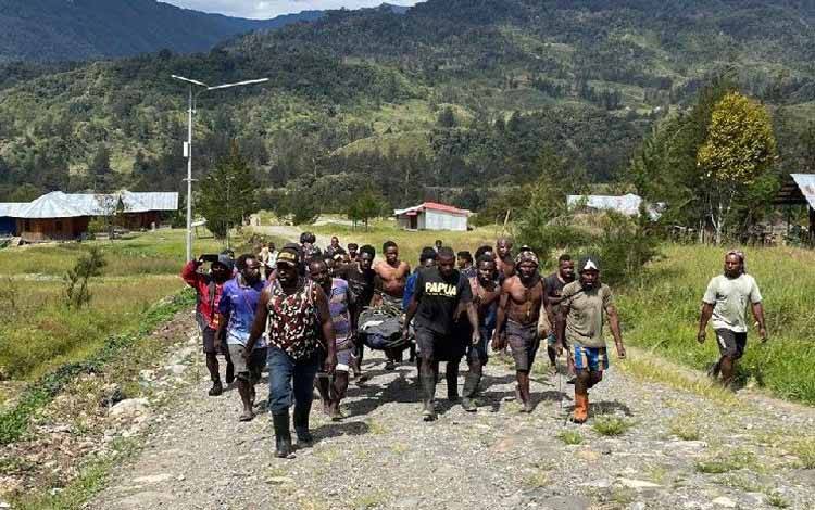 Jasad Sopir Tuk Meninggal dengan Luka Tembak Ditemukan di Ilaga