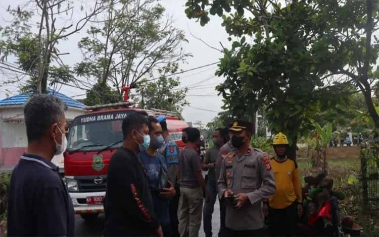Pasca Kebakaran Rumah Warga Jalan Pilau, Wakapolres Kapuas Tinjau e Lokasi