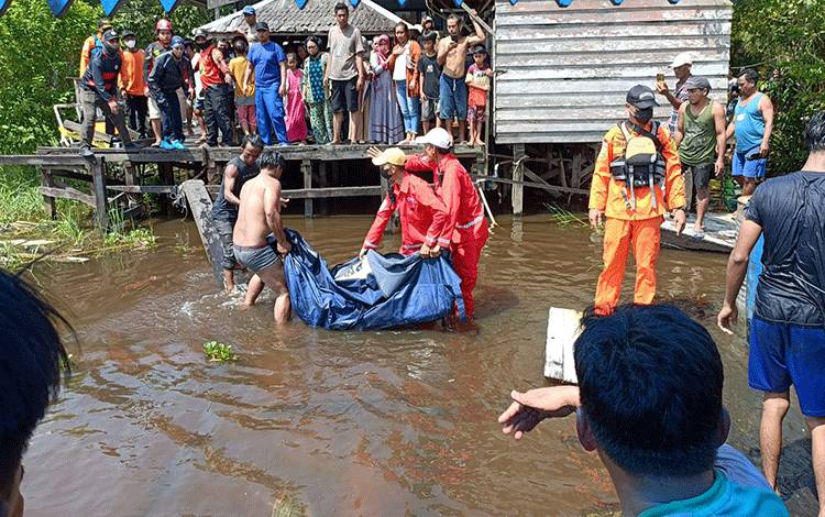 Dua Bocah Meninggal Tenggelam Setelah Berenang di Tepi Sungai Arut