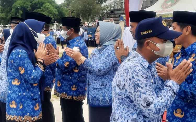 Pererat Tali Silatirahim, Bupati dan Wakil Gelar Apel Gabungan dan Halal Bihalal Bersama ASN Kobar