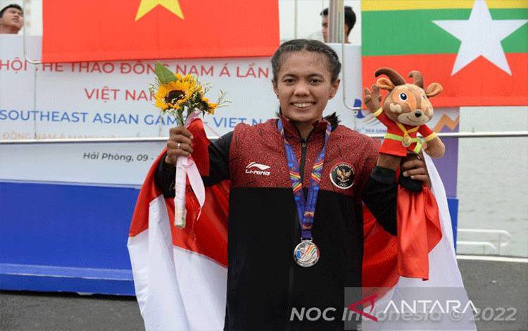 Dayung Sumbang Perak dan Perunggu dari Nomor Kano Kayak