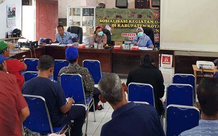 Polsek Pangkalan Banteng Dampingi Sosialisasi Pengendalian Penyakit Mulut dan Kuku