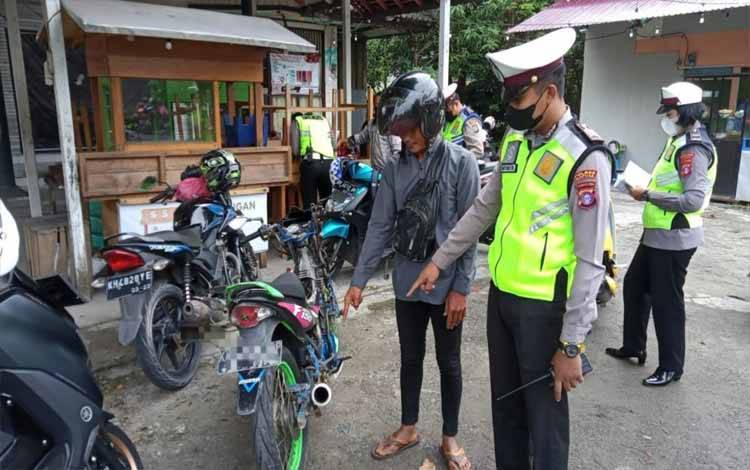 Satlantas Polres Kapuas Terus Lakukan Penindakan Pengendara Pemakai Knalpot Bising