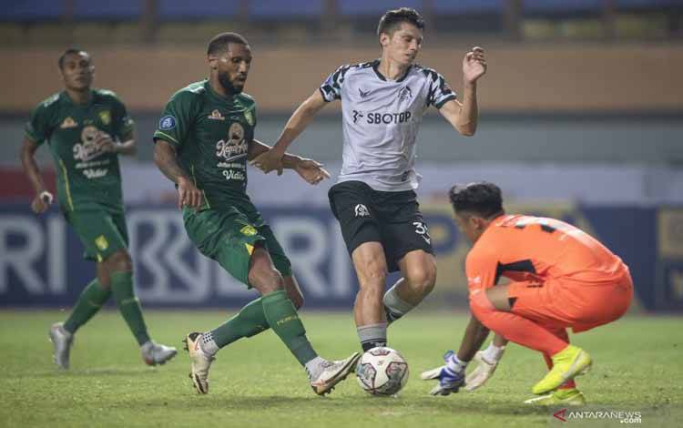 PSIS Semarang Datangkan Pemain Bertahan asal Sierra Leone