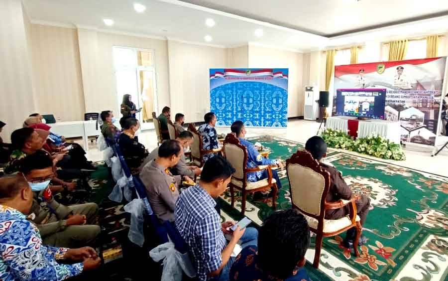 Bupati Barito Utara Pantau Pelaksanaan Pilkades Serentak 2022 Secara Virtual