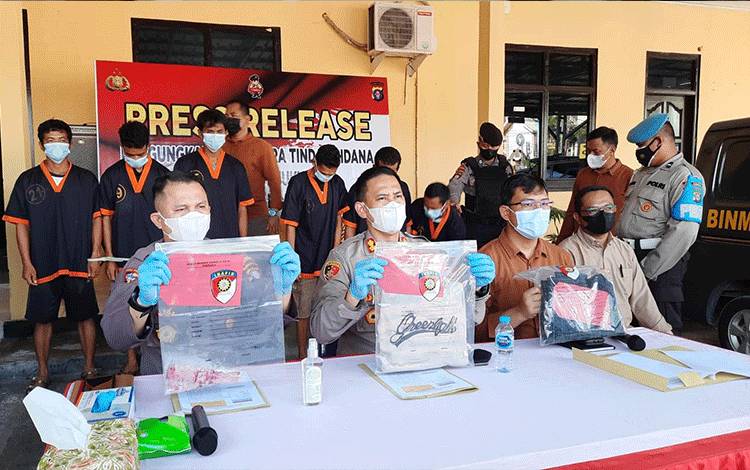 VIDEO: Keroyok Pria Lakukan Perselingkuhan Hingga Tewas, 7 Orang Jadi Tersangka