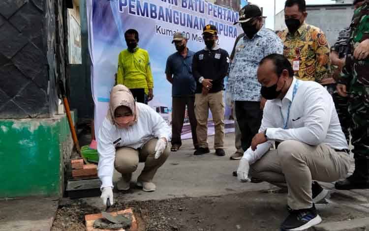 Bupati Kobar Lakukan Peletakkan Batu Pertama Pembangunan Gapura Pelabuhan Panglima Utar