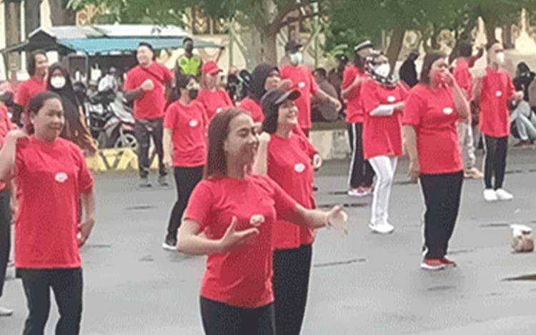 Bupati Pulang Pisau Ikuti Senam Sicita PDI Perjuangan