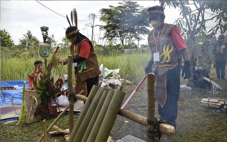 Lestarikan Tradisi Malamang Melalui Lomba