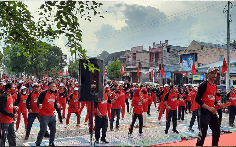Turut Andil Cetak Rekor Muri Indonesia Senam Sicita, Peserta di Kobar Jadi Terbanyak se Kalteng