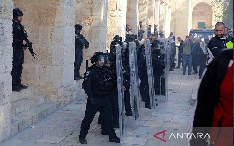 Puluhan Warga Palestina Terluka Dalam Bentrokan dengan Tentara Israel