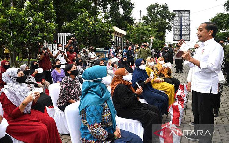 Jokowi Berdalih Urusan Minyak Goreng Bukan Persoalan Mudah