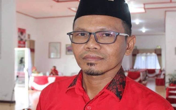 Anggota DPRD Katingan Ingatkan Pengendara Waspada saat Melintasi Jalan Kasongan - Kereng Pangi