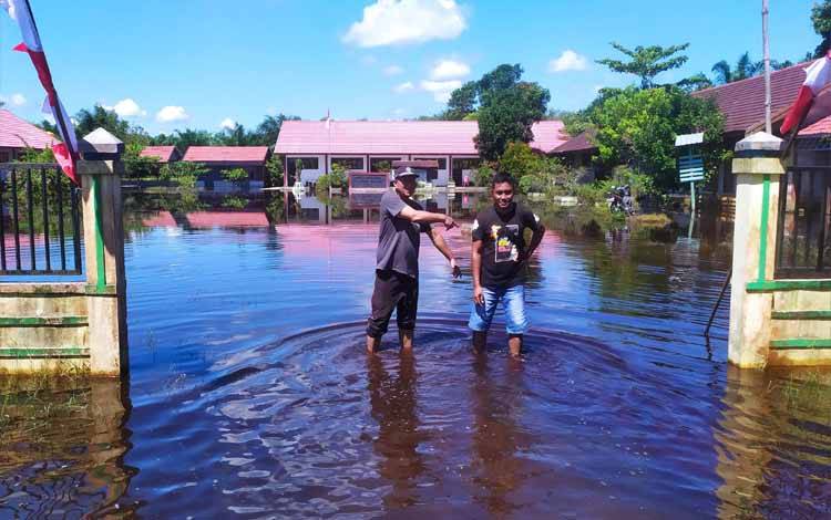 Sekolah dan Sejumlah Fasilitas Umum Lainnya di Desa Sumber Makmur Turut Terendam