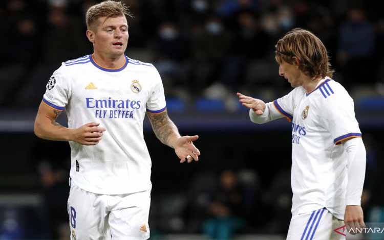 Luka Modric dan Toni Kroos Bertahan di Real Madrid