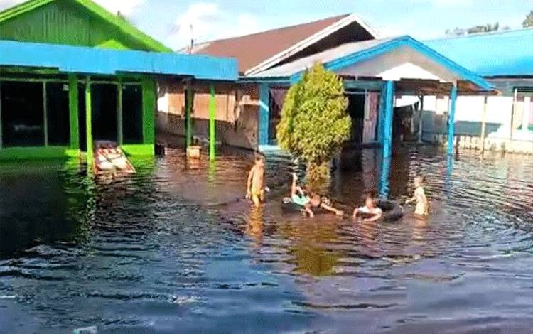 Korban Banjir di Kotim Harapkan Bantuan Air Bersih
