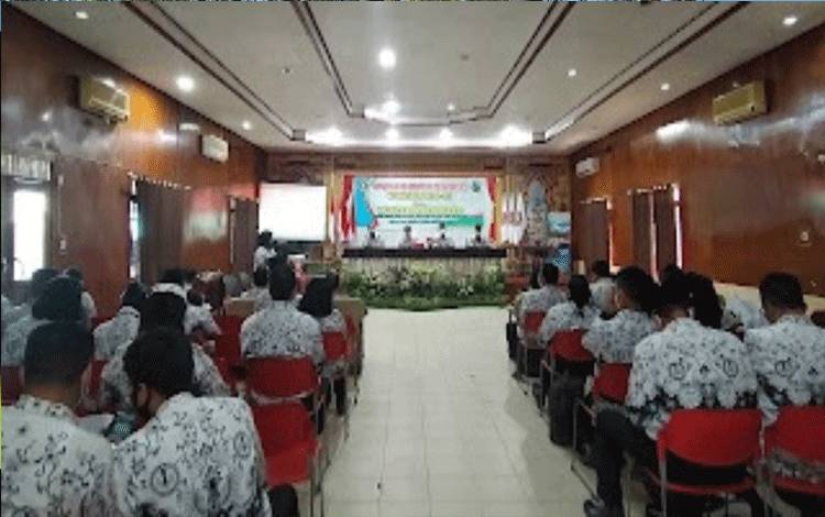 Era Digital, PGRI Kapuas Berikan Pelatihan Sistem Informasi