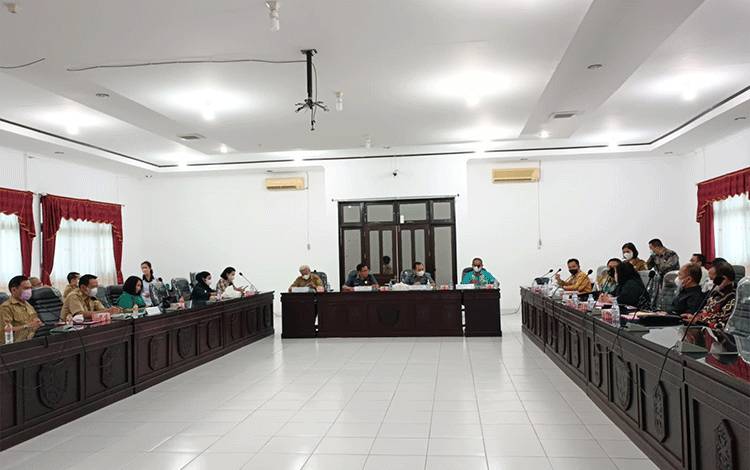 DPRD Gumas Terima Kunjungan Kerja Bapemperda DPRD Pulang Pisau