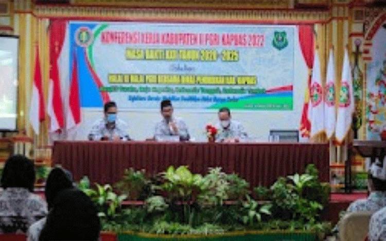 Ini Harapan Bupati pada Konferkab II PGRI Kapuas