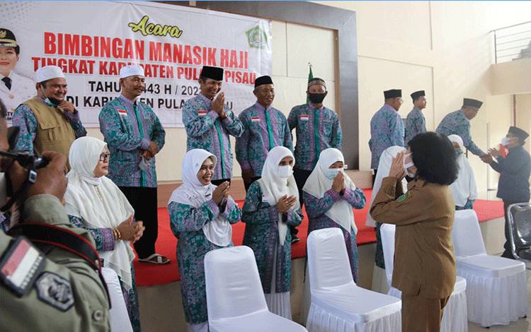 Bupati Pulang Pisau Buka Bimbingan Manasik Haji