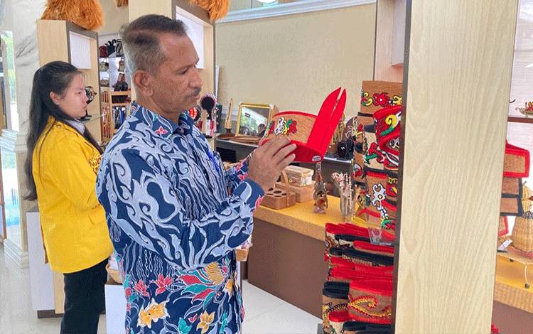 Omzet Central Borneo Souvenir Terus Meningkat