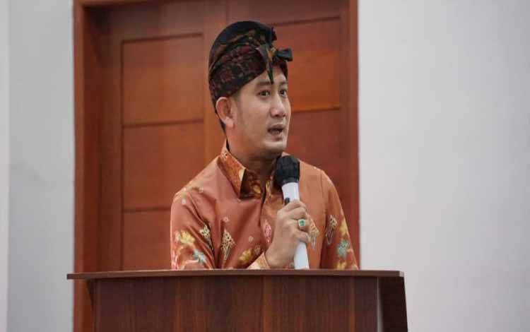 Wali Kota Palangka Raya: Adat dan Hukum Adat Jangan Tergerus Globalisasi