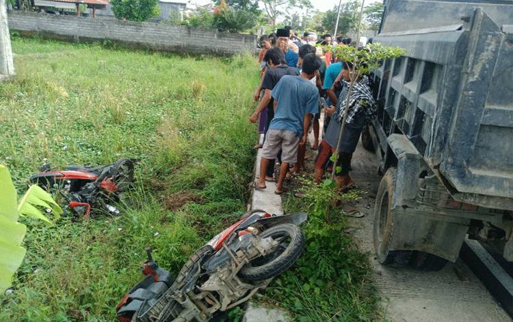 Bocah 5 Tahun Tewas saat Truk Hajar 3 Motor