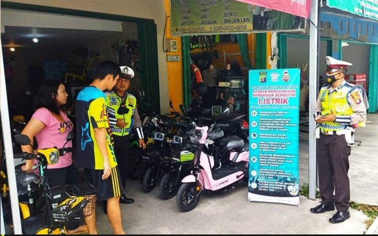 Penjual Sepeda Listrik di Pangkalan Bun Diajak Ikut Imbau Aturan Penggunaan
