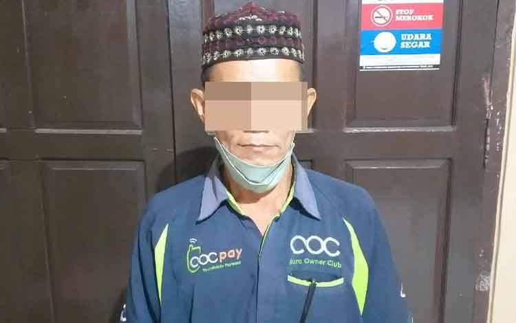 Ditanya Kenapa Bawa Kayu Malah Dipukul Hingga Terkapar