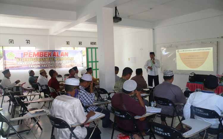 Ketua Regu dan Ketua Rombongan Jemaah Calon Haji Kapuas Diberikan Pembekalan