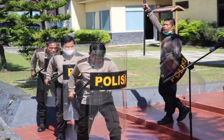 Polres Kapuas Rutin Latihan Dalmas Tingkatkan Kemampuan Personel