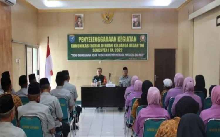 Kodim Kuala Kapuas Gelar Komsos Dengan Keluarga Besar TNI, Ini Tujuannya