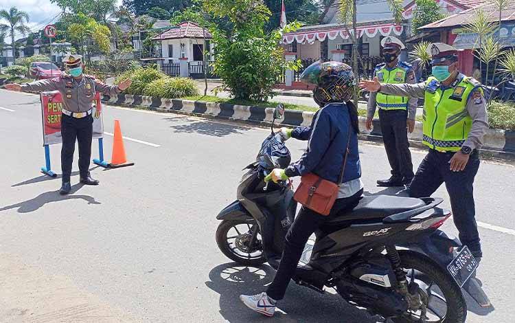 121 Orang Terjaring Razia Kartu Vaksin di Mapolsek Dusun Timur