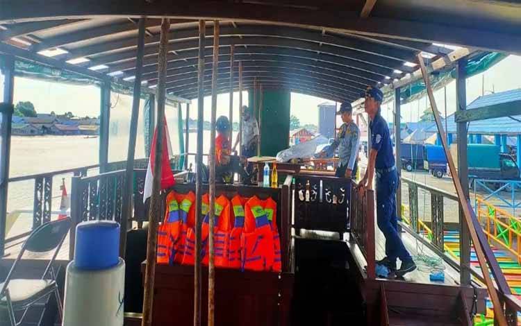 Dishub Palangka Raya Cek Kelayakan Kapal Susur Sungai