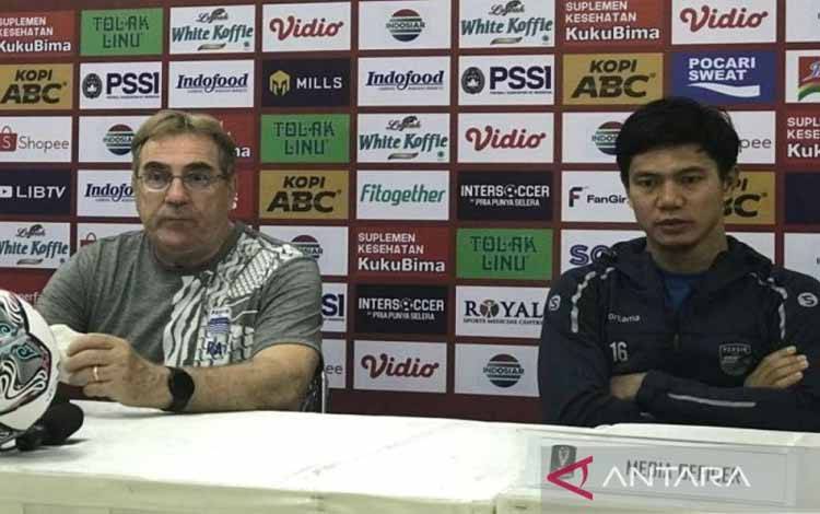 Pelatih Persib Sebut Hasil Imbang dengan Bali Akibat Minim Aliran Bola