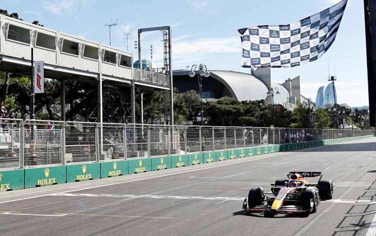 Verstappen Juarai GP Azerbaijan, DNF Ganda Pukul Ferrari di Baku
