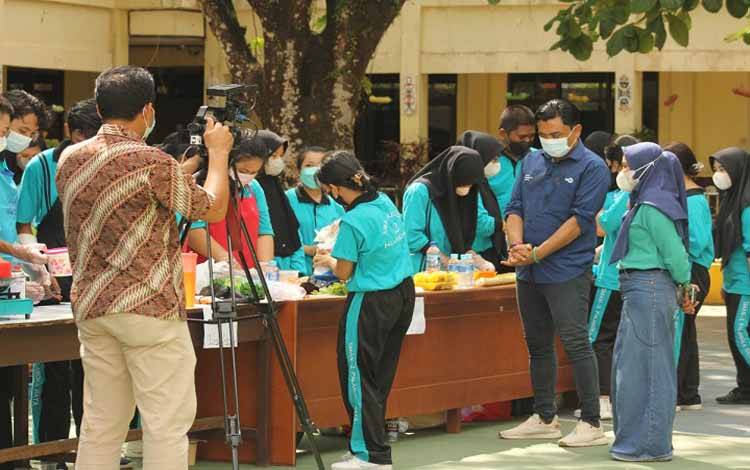 Siswa Siswi SMAN 2 Palangka Raya Belajar Membuat Produk Kuliner