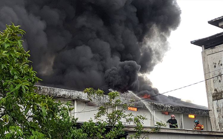 Kerugian Materil Kebakaran Gudang Kelontongan Ditaksir Rp 15 Miliar