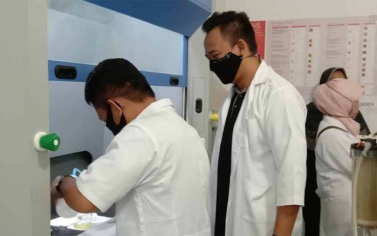 Pelaku Usaha Diminta Rutin Uji Sampel Air di Laboratorium Lingkungan DLH Palangka Raya