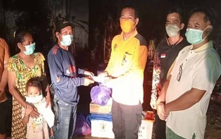 Warga Terdampak Kebakaran Rumah di Sei Hanyo Terima Bantuan
