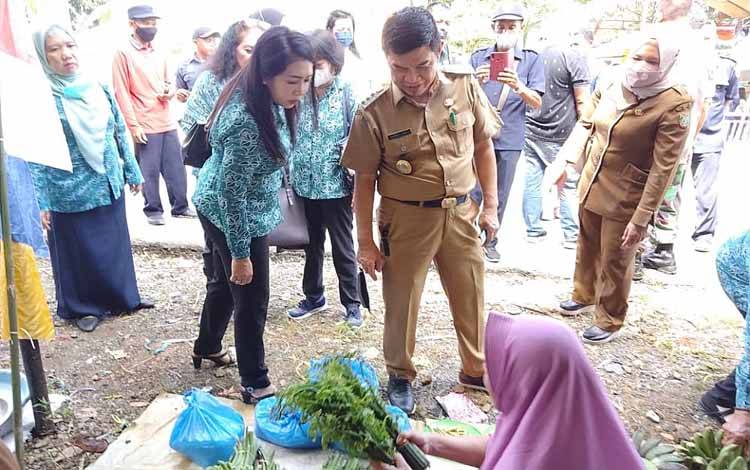 Bupati Barito Timur Hadiri Lomba Desa Tingkat Provinsi di Kupang Bersih