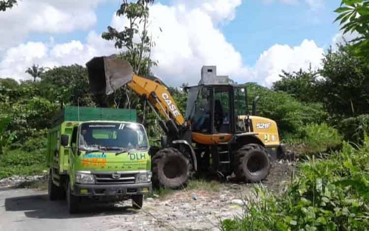 Tempat Pembuangan Sampah di Samping Gedung Koni Ditutup