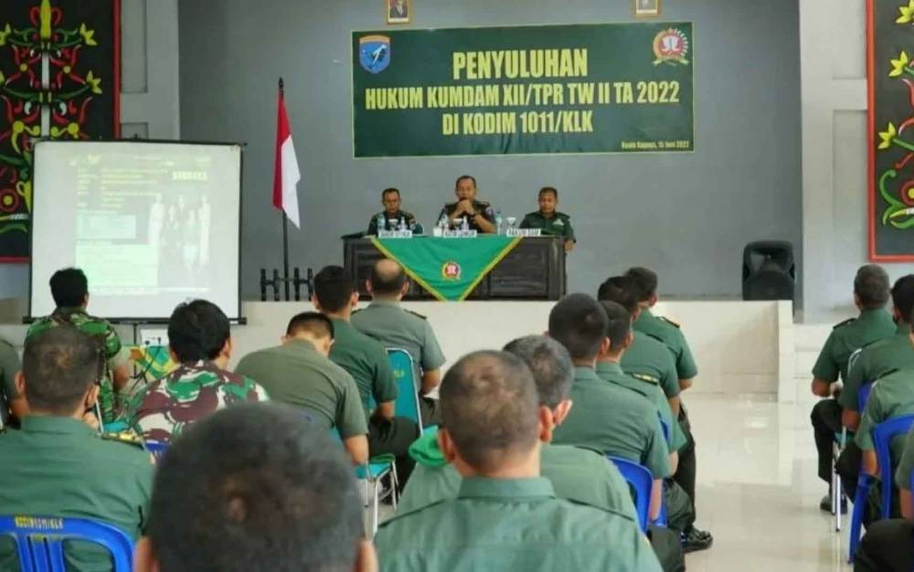 Anggota Kodim Kuala Kapuas Diberikan Penyuluhan Hukum